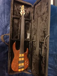 Carvin Lb75 Bass guitar 5 strings - T.Joci [Today, 5:28 pm]
