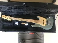 Fender  Bajo de 5 cuerdas - kálmán64 [Today, 3:56 pm]