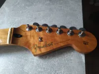 Fender Stratcaster Nyak - RAWSILK [Ma, 10:31]