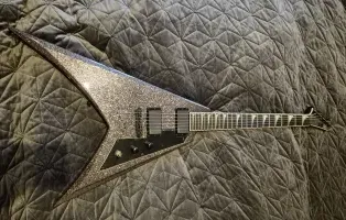 LTD KH-V Kirk Hammett Signature - Black Sparkl Elektromos gitár - dyingsanyi [Tegnap, 14:26]