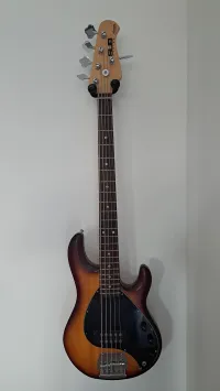 Sterling By Music Man SUB Ray 5