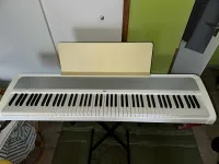 Korg B2