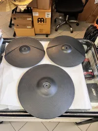 Roland CY-8  CY-13R Elektromos dob - Hajnal János [Tegnap, 11:53]