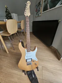 YAMAHA Pacifica 112V