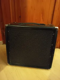 ZAR B-40 Basszusgitár kombó - Agócs Adorján [Ma, 00:11]