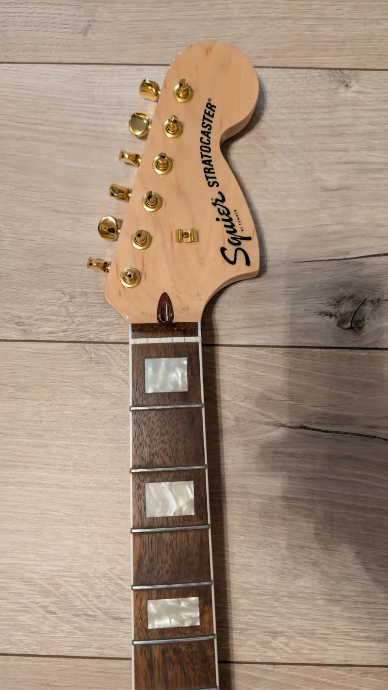 Squier 40th anniversary stratocaster Nyak