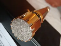 AKG D 1000 C 70s 24K Gold David Bowie Micrófono de condensador - Ilia Krisztián [January 20, 2026, 5:31 pm]