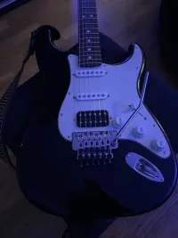 Fender Stratocaster Elektromos gitár - New Age [Ma, 22:08]