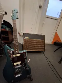 Fender Vintera 60s Jaguar MIM Elektromos gitár - Pierre Hangman [Ma, 02:41]