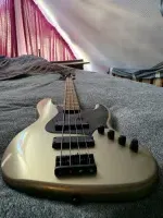 Squier Contemporary Active jazz Bass