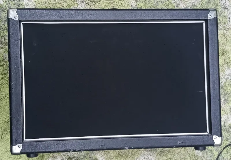 - 212 Hangszóró Nélküli Gitárláda