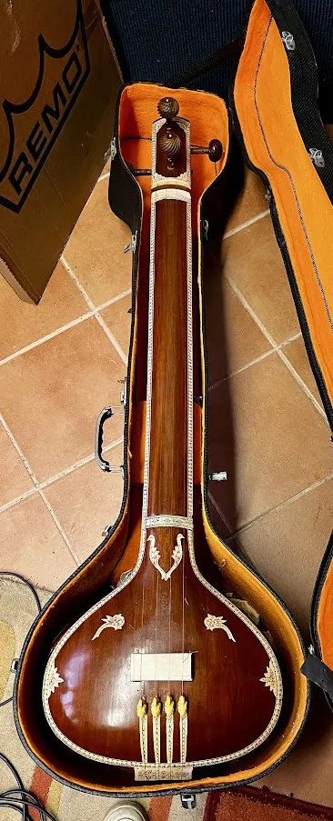 - Indiai Tanpura  Sérült Saz