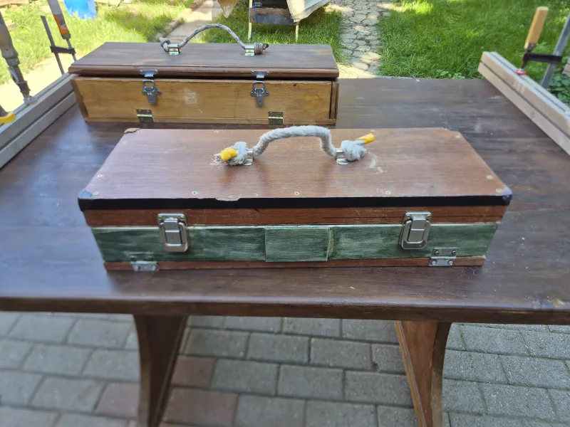 -  Pedál tartó doboz