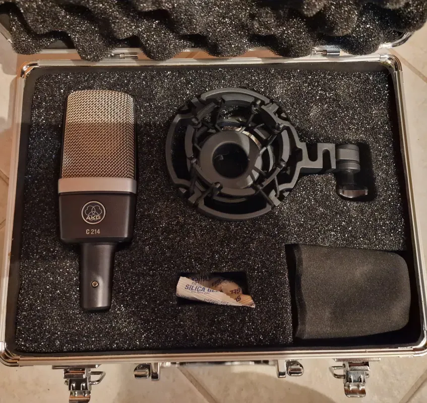 AKG C 214 Condenser microphone