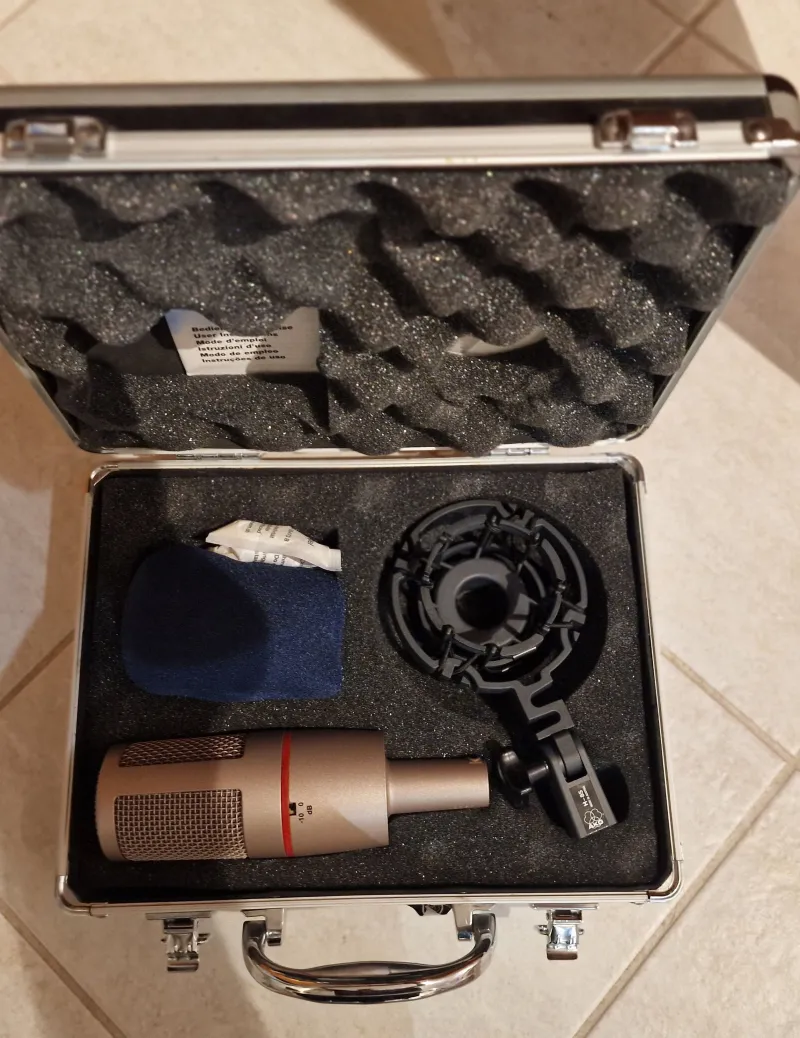 AKG C 4000B Kondenzátor mikrofon