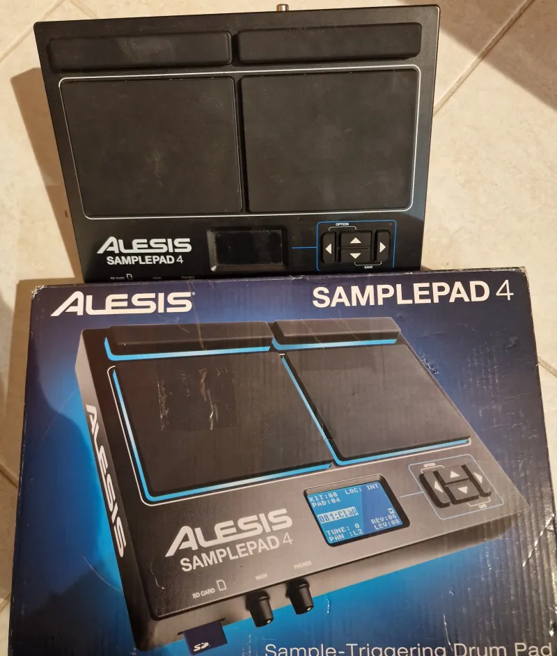 Alesis SAMPLEPAD 4 +  Module mount Bubnová podložka