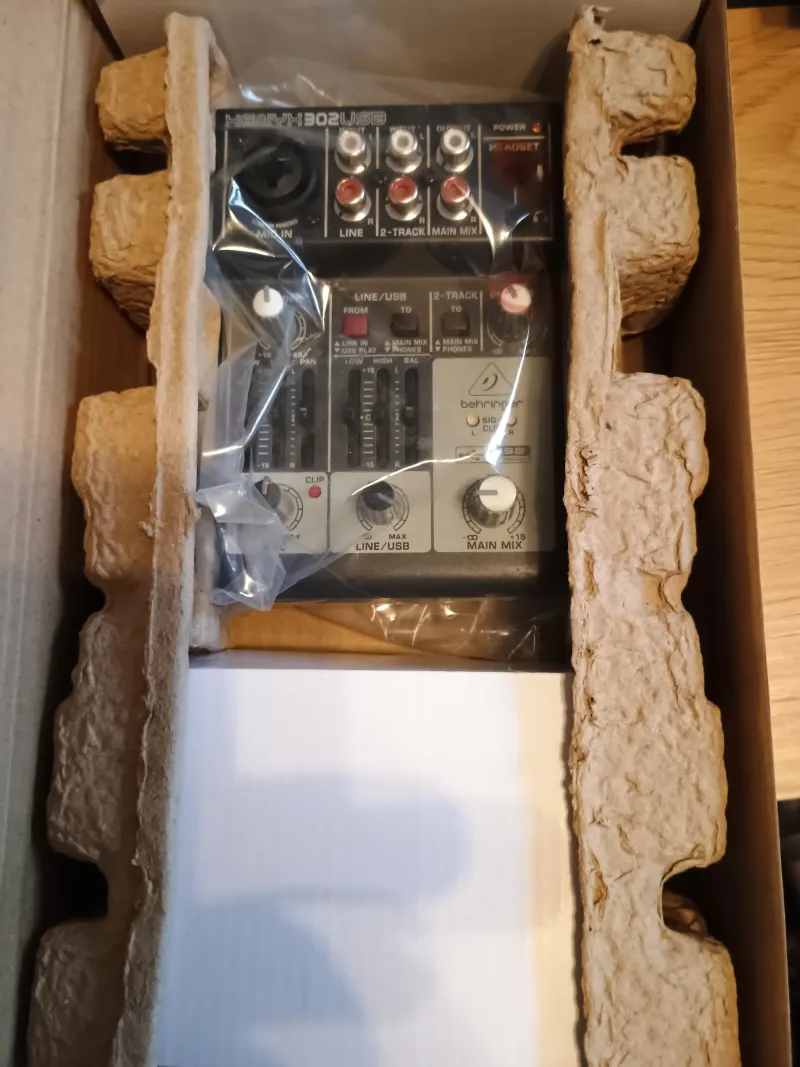 Behringer XENYX 302USB Miešačka