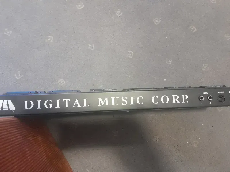Digital Music Corporation ( DMC ) Midi Pedal