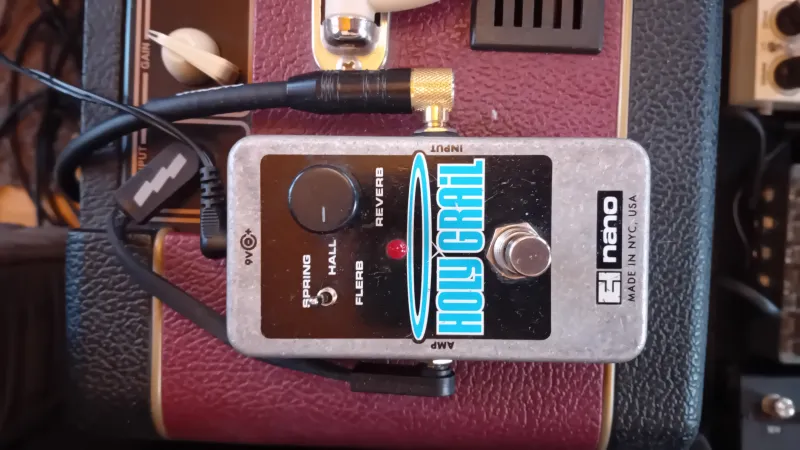 Electro-Harmonix Holy Grail Reverb pedál