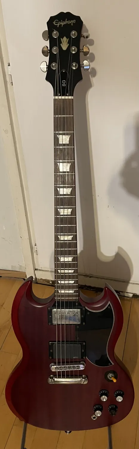 Epiphone SG400 worn cherry Elektrická gitara
