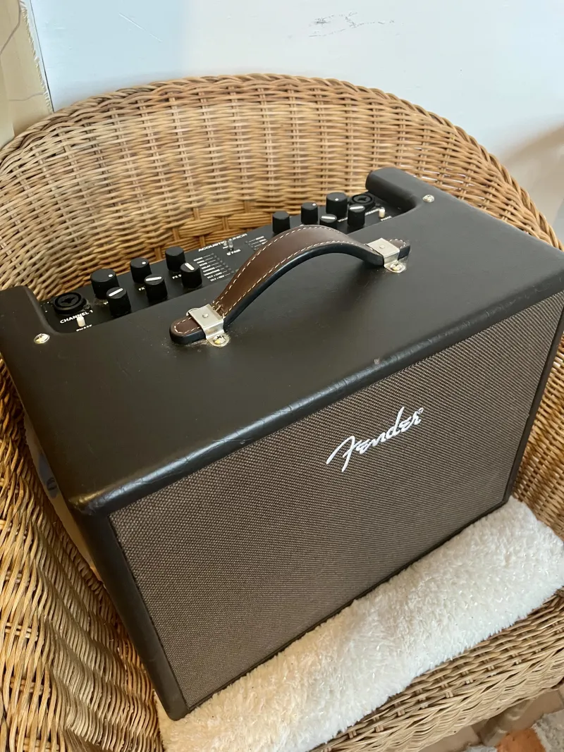 Fender Acoustic Junior Kombinovaný zosilňovač pre gitaru