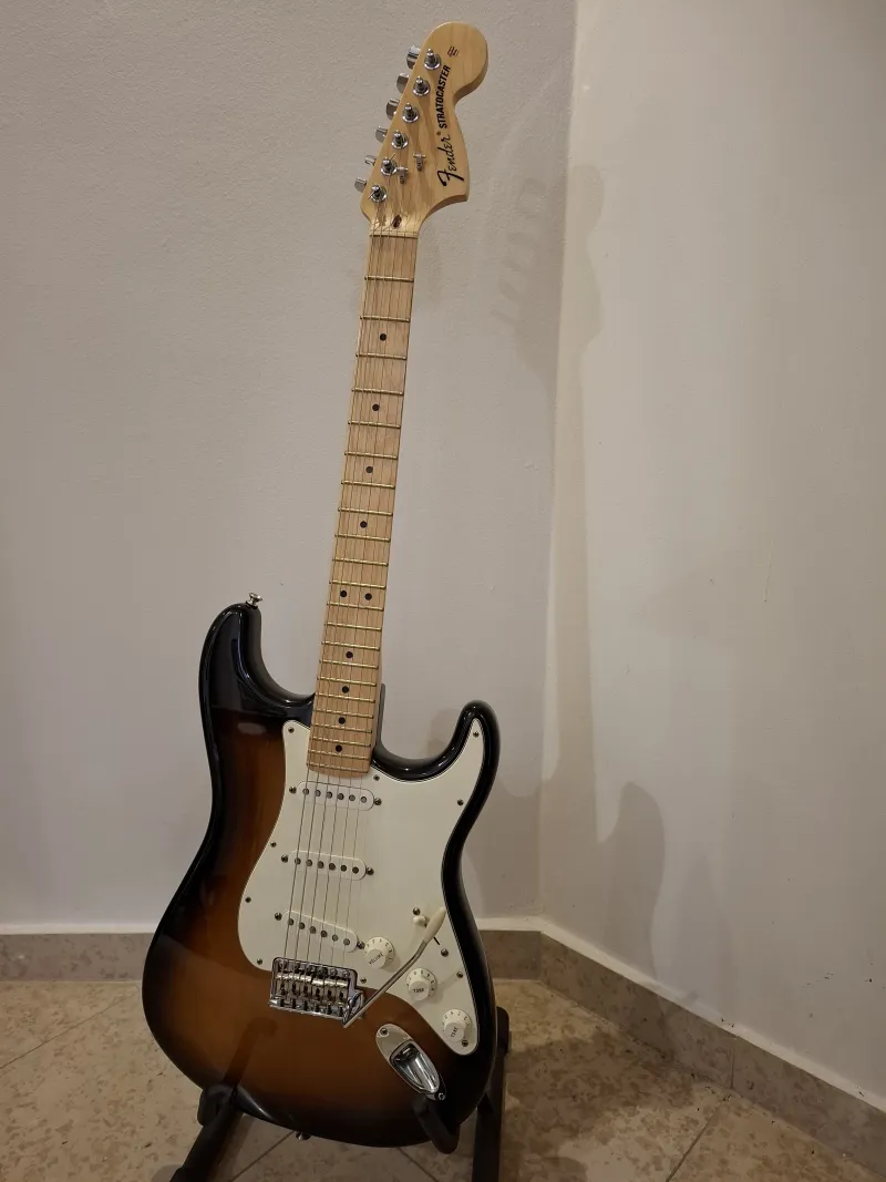 Fender American Special Stratocaster MN 2TSB Electric guitar