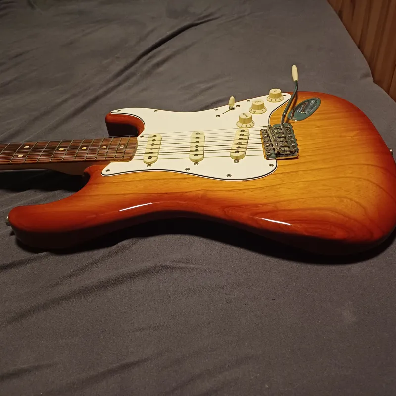 Fender Vintera 70s Elektromos gitár