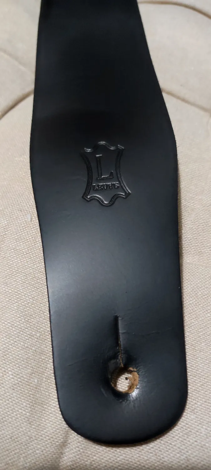 Levys Streamline Black bőr Guitar strap