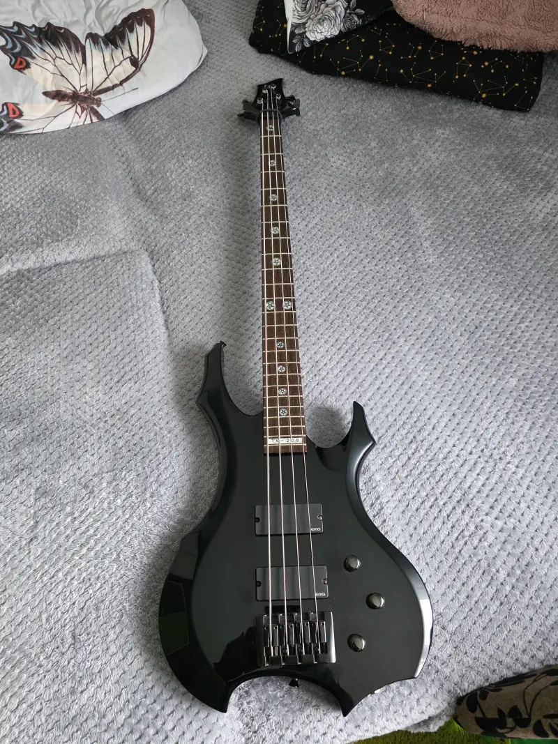 LTD TA-200 Basgitara