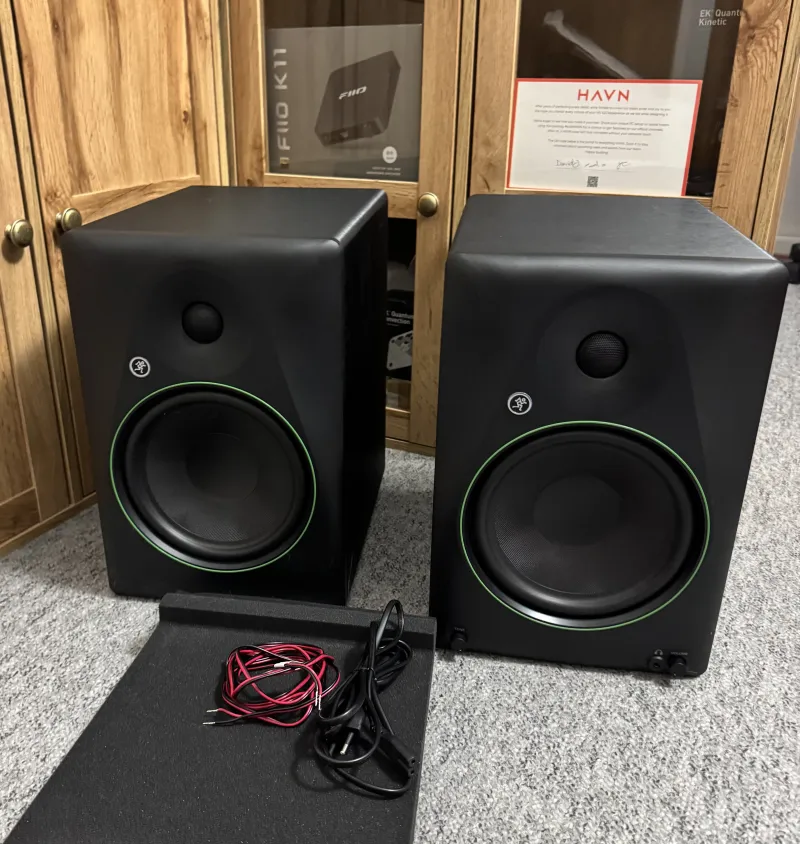 Mackie CR8BT monitor de estudio