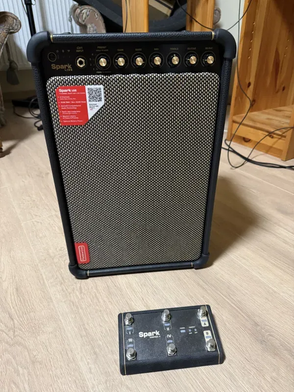 Positive Grid Spark Live Gitarrecombo