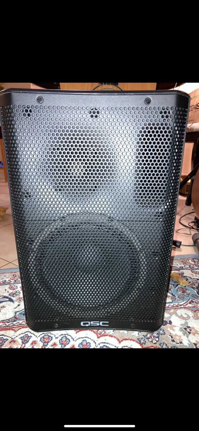 QSC CP8 Altavoz activo