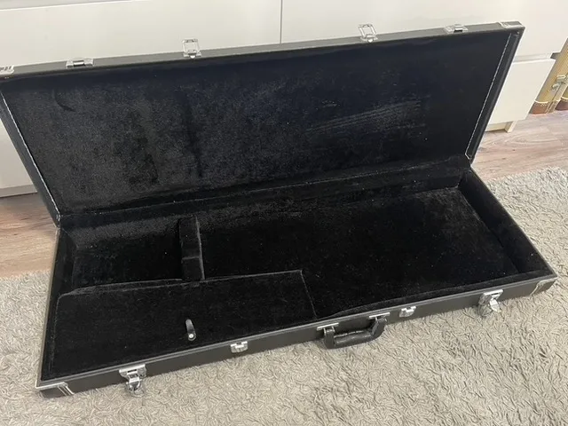 Rockcase by Warwick  Tvrdý kufor