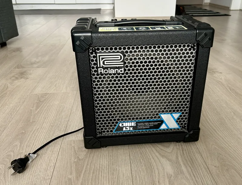 Roland Cube-15x Gitárkombó