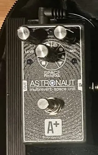 Shift Line Astronaut A+ Reverb pedál