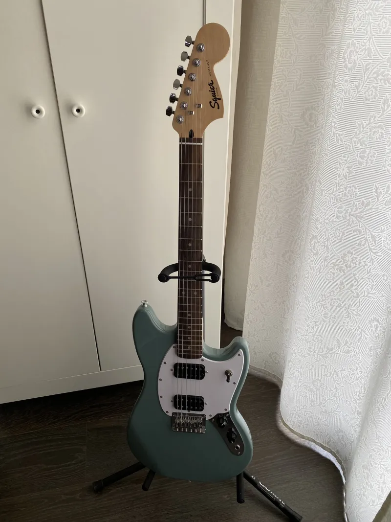 Squier Bullet Mustang HH E-Gitarre