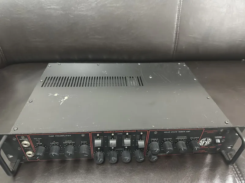 SWR SM-400S Zosilňovač pre basgitaru