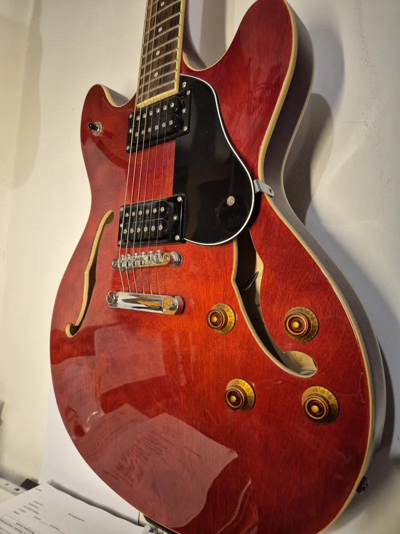 Washburn HB 30 Jazzová gitara