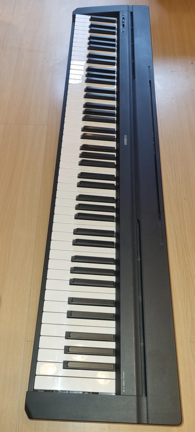 YAMAHA P-45 Klávesový nástroj