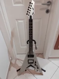 Dean VMNTX MSL Electric guitar - Hollow [Today, 11:22 am]