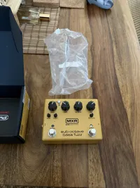MXR Sub Octave Bass Fuzz Pedal de bajo - Maksai Csaba [Today, 1:01 pm]