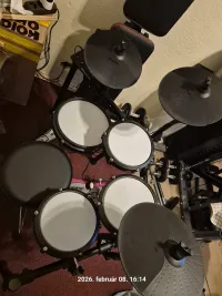 Alesis Nitro Max Kit extrákkal