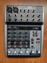 Behringer XENYX Q802USB