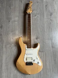 YAMAHA Pacifica 112j