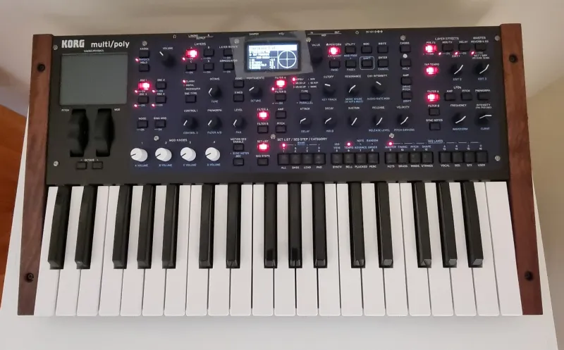 Korg MultiPoly Syntetizátor