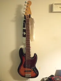 Fender Mexican deluxe series active V Bajo de 5 cuerdas - Virág Bernát [Today, 8:25 pm]