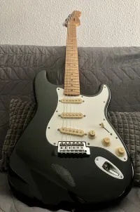 Fender Standard Stratocaster MIM