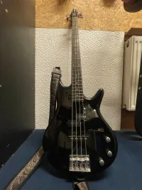 Ibanez GSR 200
