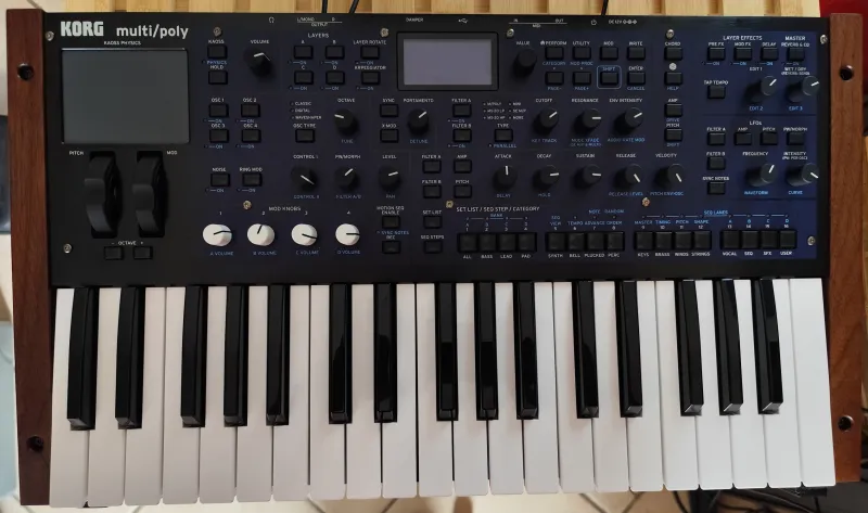 Korg Multipoly Syntetizátor