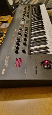 - Korg KingKORG Black Limited Edition